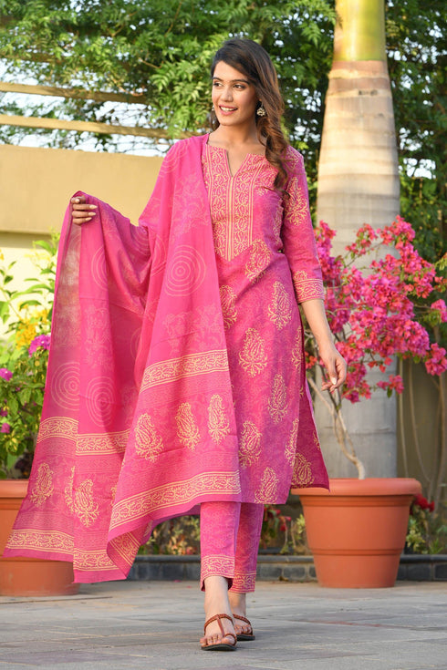 MULMUL ABHATI BLOCK PRINTED KURTA-PANTS & DUPATTA SET MULMUL ABHATI BLOCK PRINTED KURTA-PANTS & DUPATTA SET
